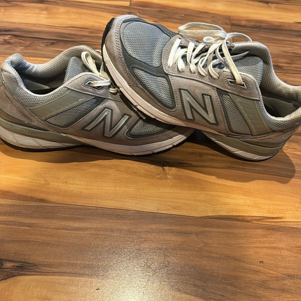 New balance 990v5